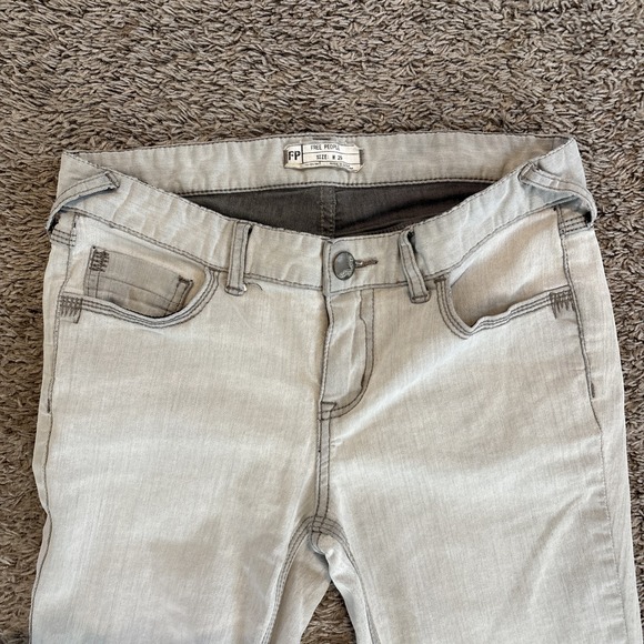 Free People Women's Size 29 Jeans Low Waisted Light Grey Skinny‎ Stained - Picture 2 of 5